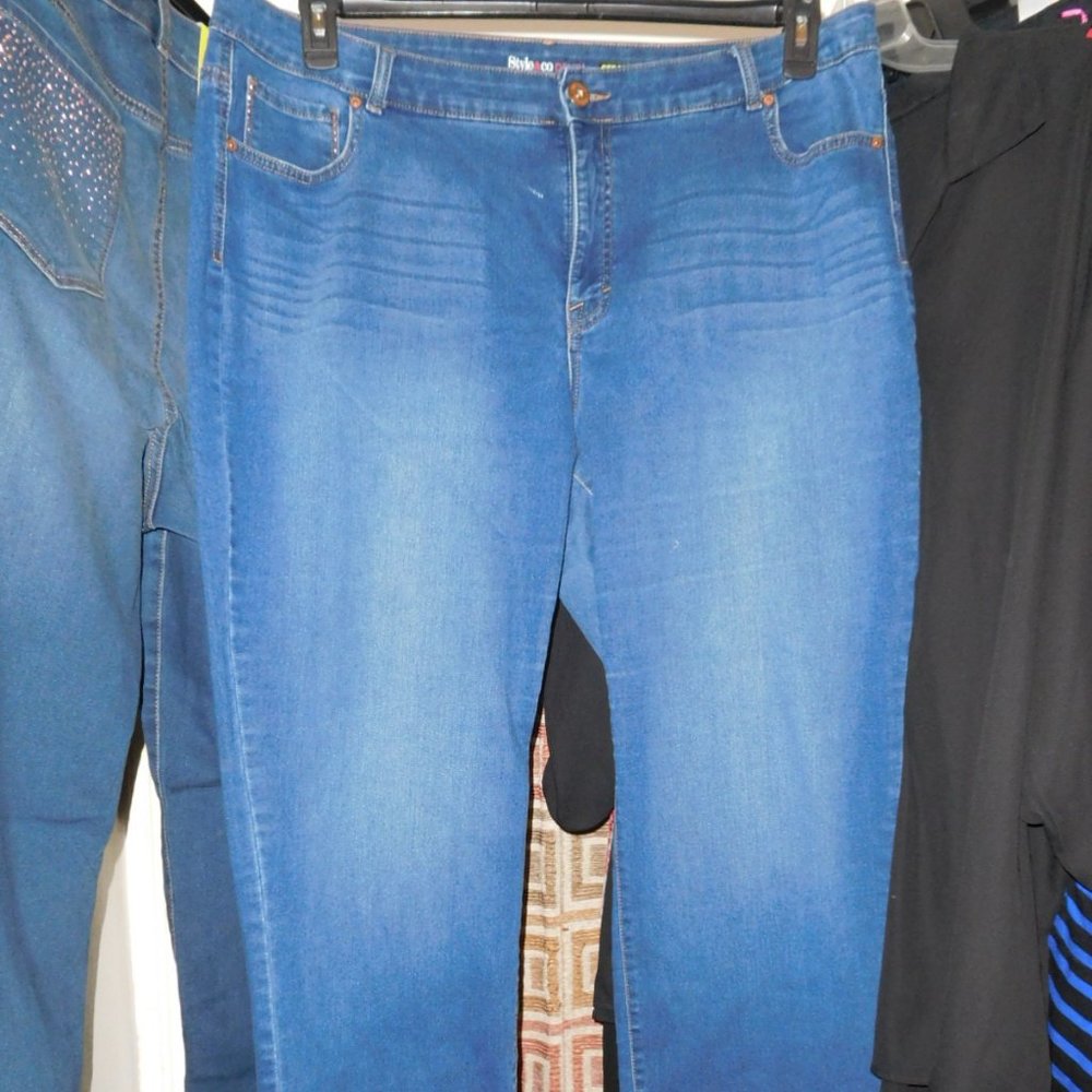 20W STYLE & CO STRAIGHT LEG DENIM JEANS SPARKLE BACK POCKETS ASTOR TUMMY CON